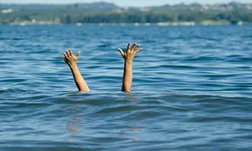 Secunderabad : పాల ప్యాకెట్ కోసం బయటకు వచ్చింది.. నాలా మింగేసింది