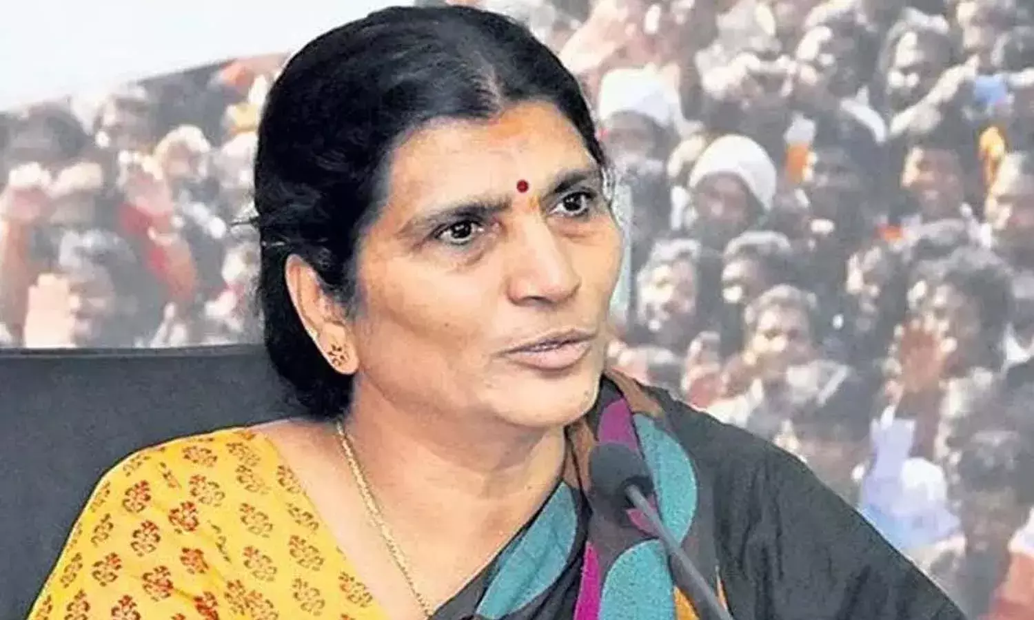 రజనీకాంత్ వ్యాఖ్యలపై లక్ష్మీపార్వతి ఫైర్