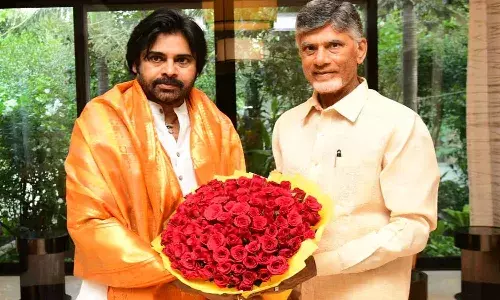 చంద్రబాబును కలిసిన పవన్ కల్యాణ్.. రాజకీయ వర్గాల్లో చర్చ