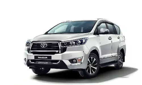 నూతన ఇన్నోవా క్రిస్టా టాప్‌ గ్రేడ్స్‌ ధరలను ప్రకటించిన టయోటా కిర్లోస్కర్‌ మోటర్‌
