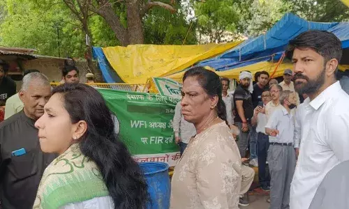 జంతర్ మంతర్ చేరుకున్న పీటీ ఉష.. రెజ్లర్లు సమ్మె విరమిస్తారా?