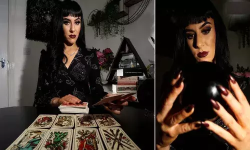 ఉద్యోగాన్ని వదిలేసి మంత్రగత్తెగా మారిపోయింది.. ఇప్పుడు ఎంత సంపాదిస్తూ ఉందంటే