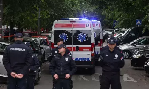 స్కూల్కు తుపాకీతో వెళ్లి తొమ్మది మందిని చంపేశాడు..!