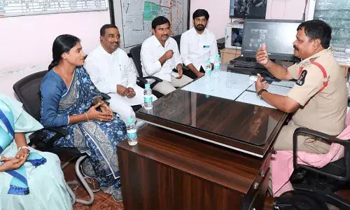 ఆ లాజిక్ మీద.. కేటీఆర్ పై పోలీసులకు ఫిర్యాదు చేసిన వైఎస్ షర్మిల