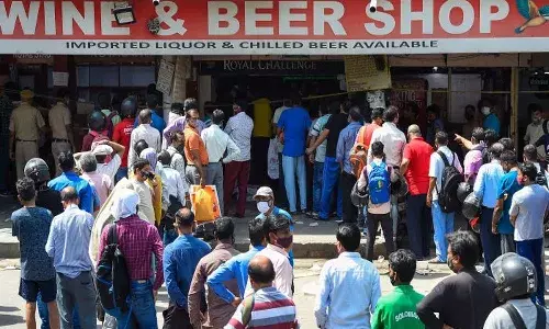 మందుబాబుల‌కు గుడ్‌న్యూస్.. ధరలు తగ్గించిన ప్ర‌భుత్వం