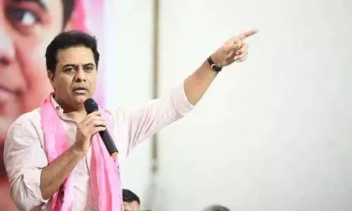 బండి సంంజయ్పై విరుచుకుపడ్డ మంత్రి కేటీఆర్