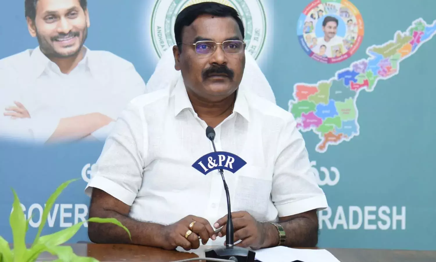 రైతుకు ఏమాత్రం నష్టం వచ్చినా మేము ఉన్నాం.. రాజకీయాలు చేయడం విడ్డూరం : మంత్రి