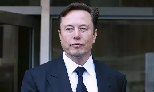 Elon Musk, Twitter, Social media