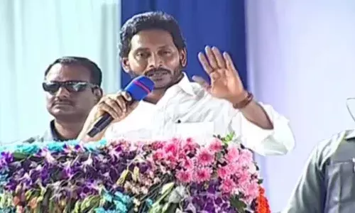 బాబు మోసం చేశారు.. ఆయన ప్రశ్నించటమే మానేశారు : సీఎం జగన్