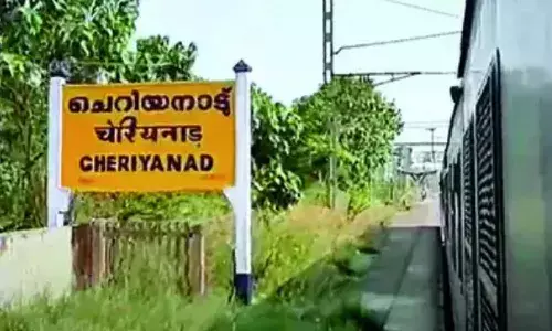 కిలోమీటరు వరకు రైలు వెనక్కి నడిచిన లోకో పైలట్..!