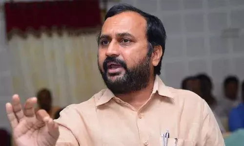 రాజధానిలో పేదవాడికి గూడు ఉండకూడదని చంద్రబాబు కుట్రలకు పాల్పడ్డారు