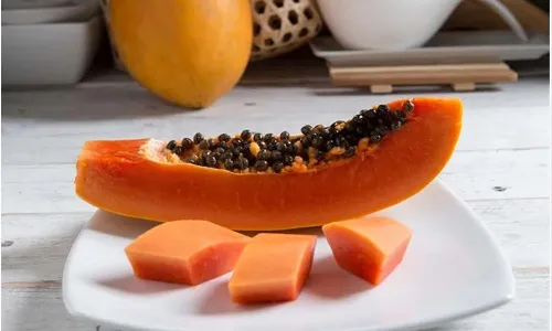 బొప్పాయి ఎక్కువగా తింటున్నారా?.. సైడ్ ఎఫెక్ట్స్ తెలుసుకోండి..!