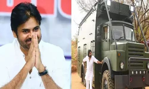 వారాహిని బయటకు తీస్తున్న పవన్ కళ్యాణ్