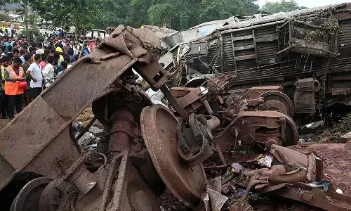 ఆ రూట్ లో కవచ్ వ్యవస్థ లేకపోవడమే ఈ ప్రమాదానికి కారణమా?