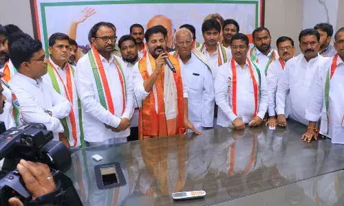 తలుపు తడితే చాలు ప్రజలు కాంగ్రెస్ను గెలిపిస్తారు : రేవంత్ రెడ్డి
