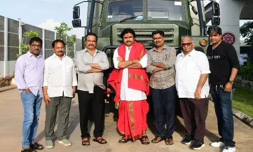 ప్రొడ్యూసర్స్ కు భారంగా పవన్ కళ్యాణ్ పొలిటికల్ క్యాంపెయిన్లు