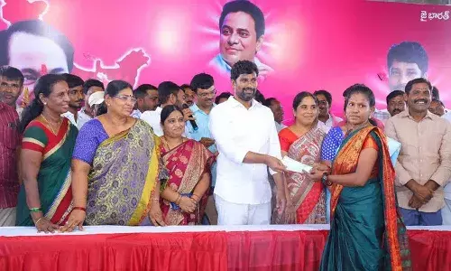 మహిళా సంక్షేమానికి సీఎం కేసీఆర్ పెద్దపీట : బాల్క సుమన్