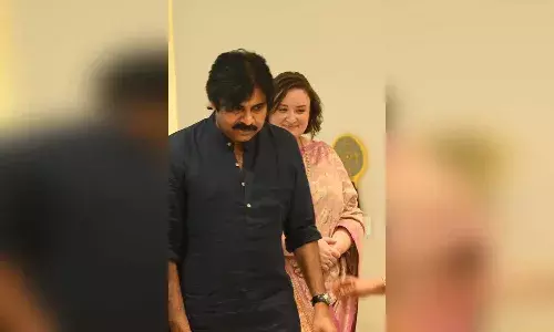 ఒక్క ఫోటోతో విడాకుల రూమర్స్కు చెక్ పెట్టిన పవన్ దంపతులు