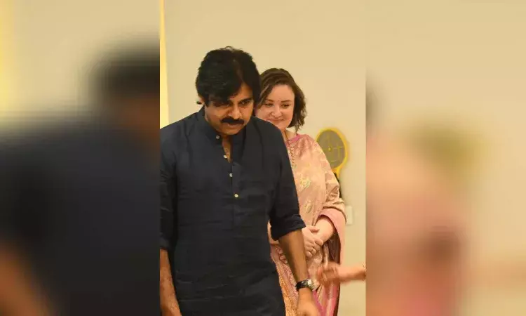 ఒక్క ఫోటోతో విడాకుల రూమ‌ర్స్‌కు చెక్ పెట్టిన ప‌వ‌న్ దంప‌తులు