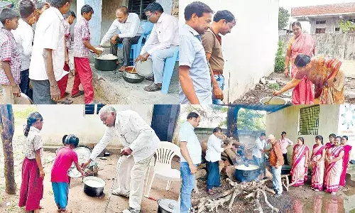 Telangana, students, mid-day meal workers, dharna