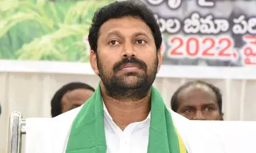 వివేకా హత్య కేసు.. ఎంపీ అవినాష్ రెడ్డికి సీబీఐ కోర్టు సమన్లు