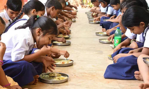 Telangana government, midday meal workers, Govt schools, Minister Sabitha