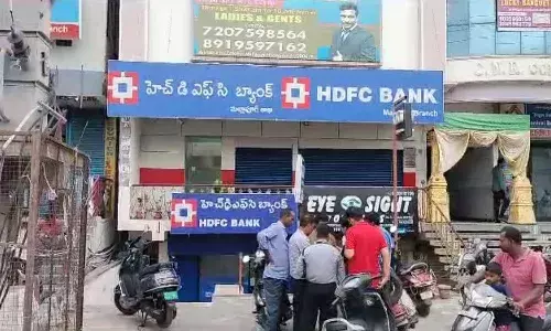 కస్టమర్లకు చుక్కలు చూపించిన ఏటీఎం.. రూ.8000 డ్రా చేస్తే రూ.600 వచ్చాయ్..!