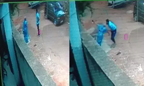 Hyderabad, Chain Snatching, Movie Director House,