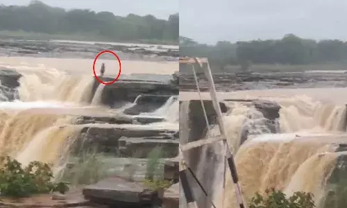 Young Girl, Jump waterfall, Chhattisgarh,
