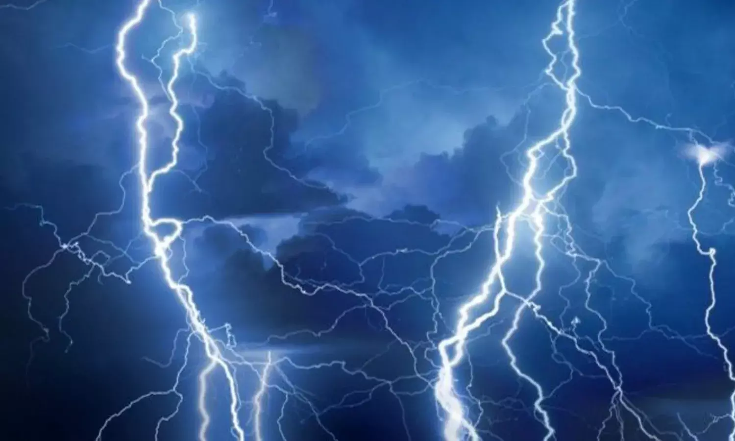 Indian student,  brain damage , lightning, USA