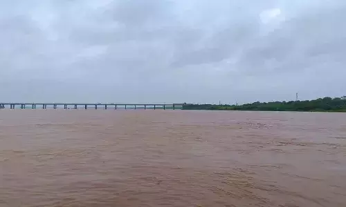Godavari raging, third danger warning, Bhadrachalam,