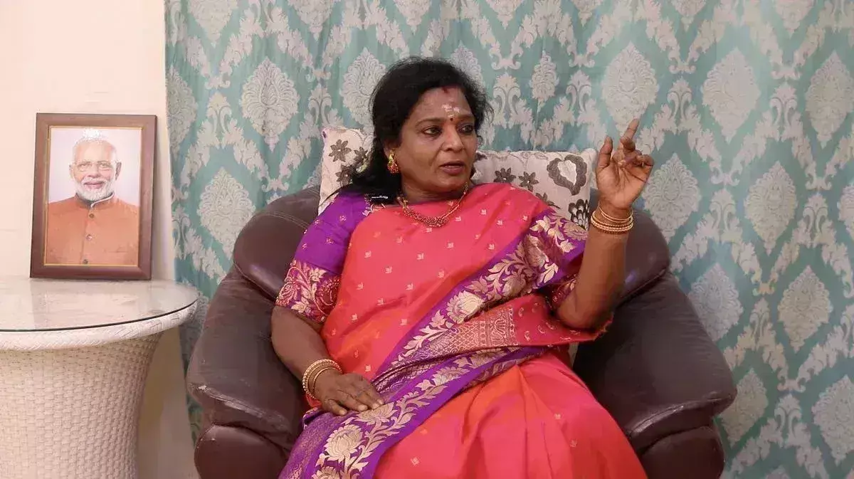 మంత్రి కేటీఆర్ వ్యాఖ్యలకు.. గవర్నర్ స్పందన ఇదే