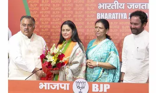 బీజేపీలో చేరిన జయసుధ