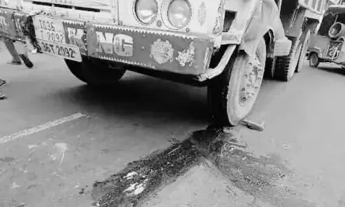 bowenpally, road accident, Hyderabad