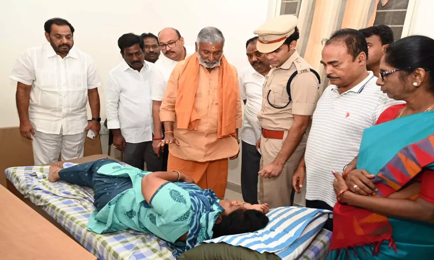 Minister Peddireddy, Visit Hospital, TDP, Chandrababu,