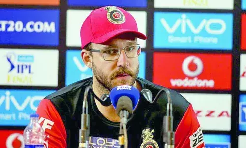 సన్రైజర్స్కు కొత్త కోచ్ వచ్చేశాడు..!
