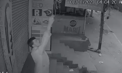 Kishan Bagh, Hyderabad, Thief Robbed Bulb