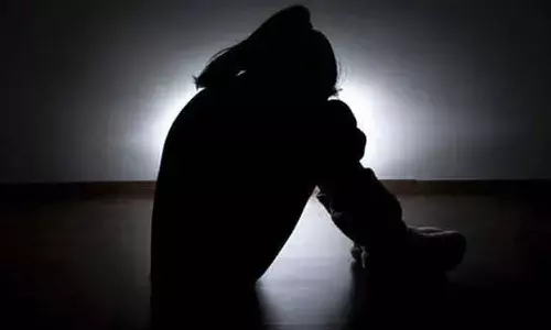 Uttar Pradesh, Constable held, colleague daughter, Crime news