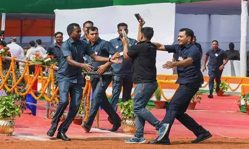 CM Nitish,  man try to run,  stage, bihar,