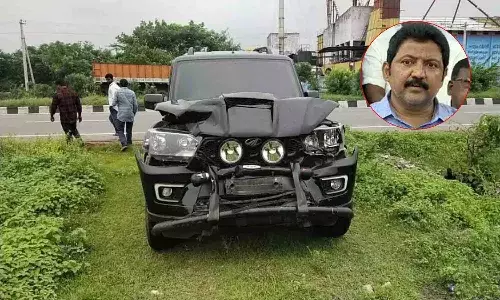 ఎమ్మెల్యే వల్లభనేని వంశీకి తప్పిన ప్రమాదం