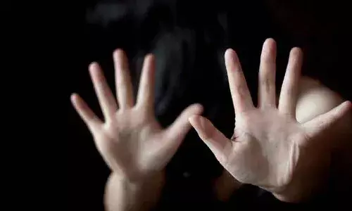 Minor girl, Hyderabad,Nandanavanam Colony, Crime news