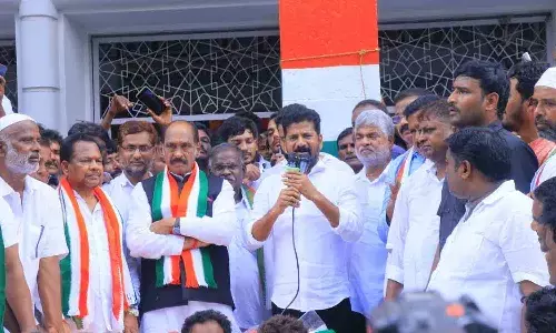 ఆ అనుబంధంతోనే కేసీఆర్ కమ్యూనిస్టులను వదిలేశారు : రేవంత్ రెడ్డి
