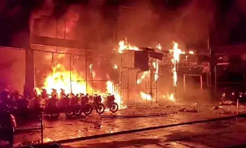 300 two wheelers gutted, fire, Vijayawada