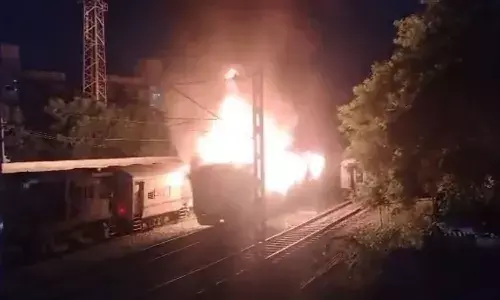 Tamil Nadu, Madurai, Fire accident,  Train,