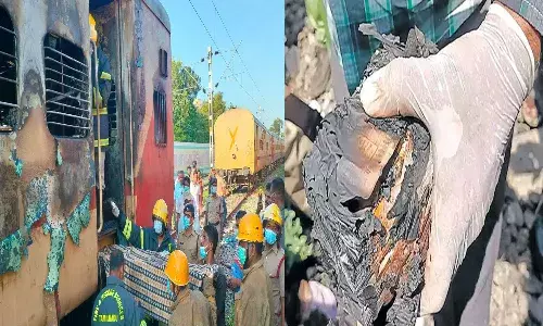 Tamilnadu, Train, Fire Accident, Caught Currency,