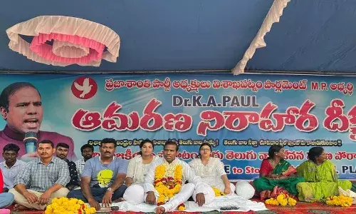 సీఐ కాలర్ పట్టుకున్న కేఏ పాల్