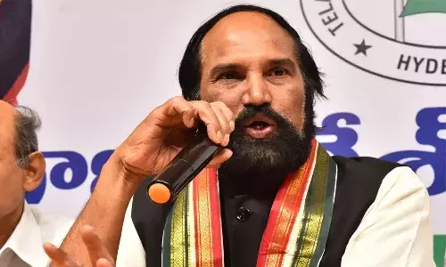 కాంగ్రెస్ ఉప్పెనలో బీఆర్ఎస్‌ కొట్టుకుపోతుంది : ఉత్తమ్