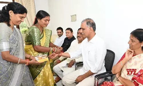 Telangana, salaries, Village Organisation Assistants, CM KCR