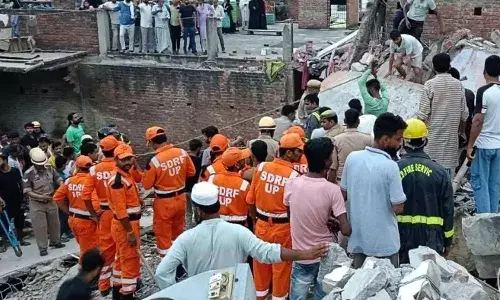Uttar Pradesh, Building Collapse, Two Dead,