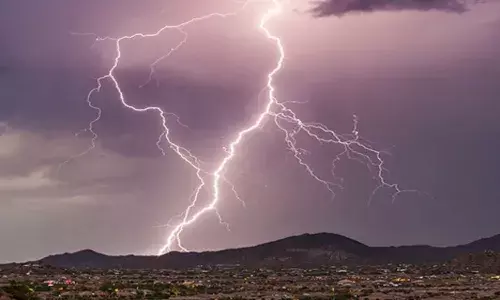 పిడుగుపాటుకు ముగ్గురు మృతి